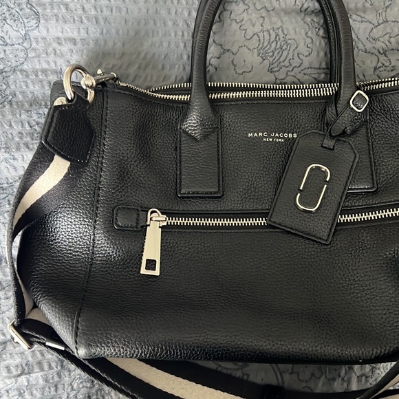 Marc Jacobs Gotham City EW Tote Weekender Bag - Picture 8 of 14